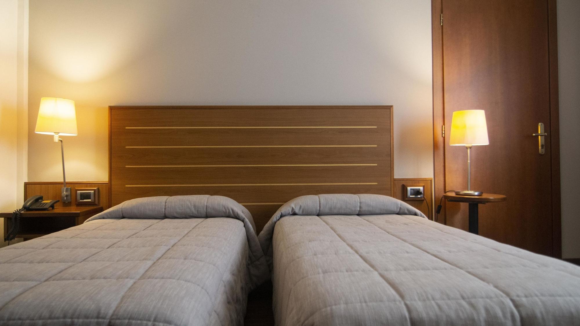 B&B Hotel Cuneo Cristal Zewnętrze zdjęcie