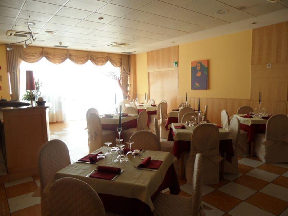 B&B Hotel Cuneo Cristal Zewnętrze zdjęcie